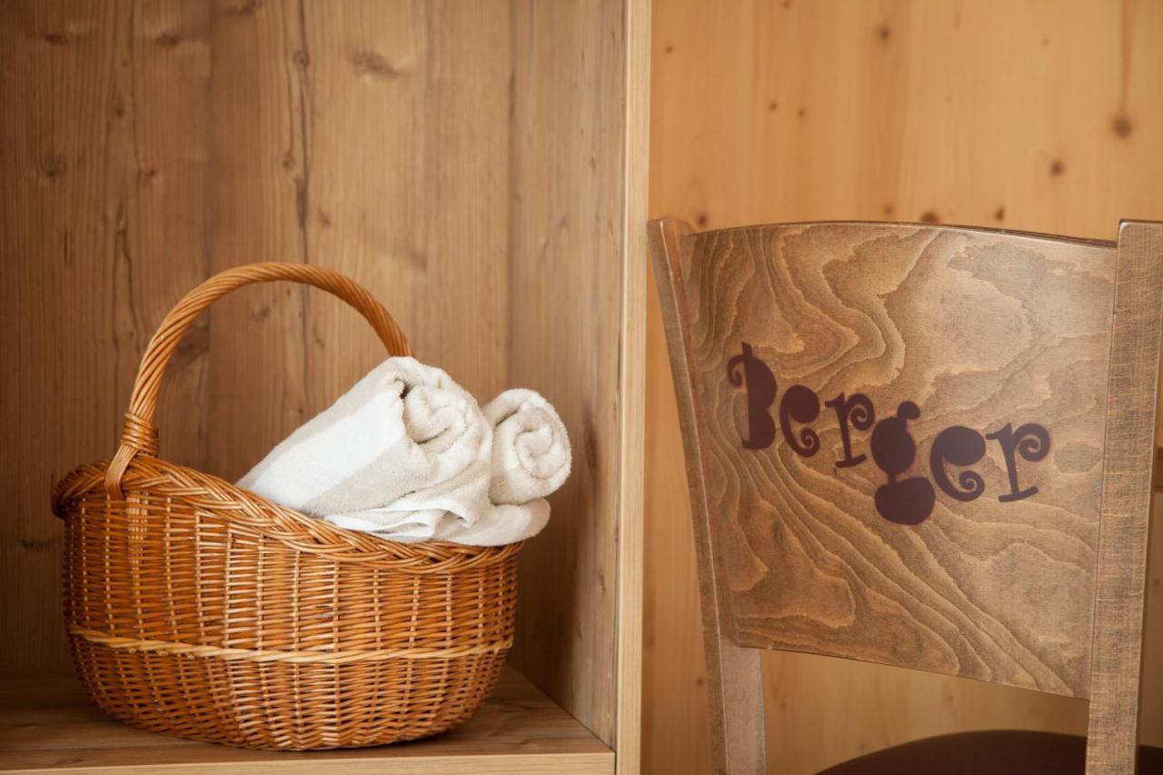 Familienhotel Berger Sankt Jakob im Walde Ngoại thất bức ảnh