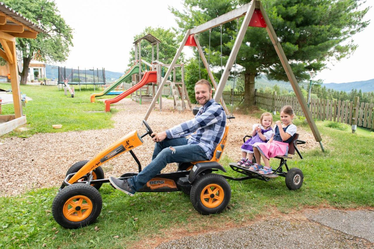 Familienhotel Berger Sankt Jakob im Walde Ngoại thất bức ảnh