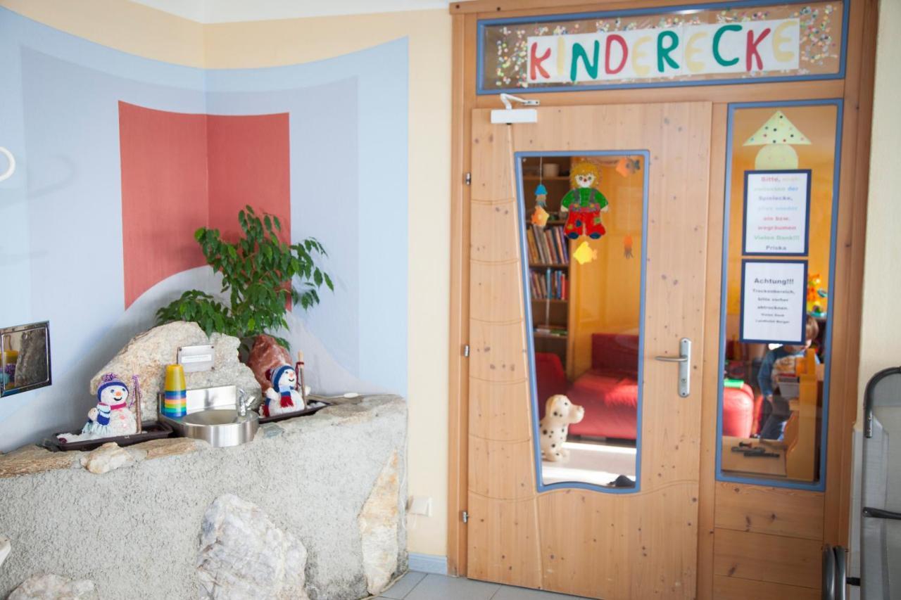 Familienhotel Berger Sankt Jakob im Walde Ngoại thất bức ảnh