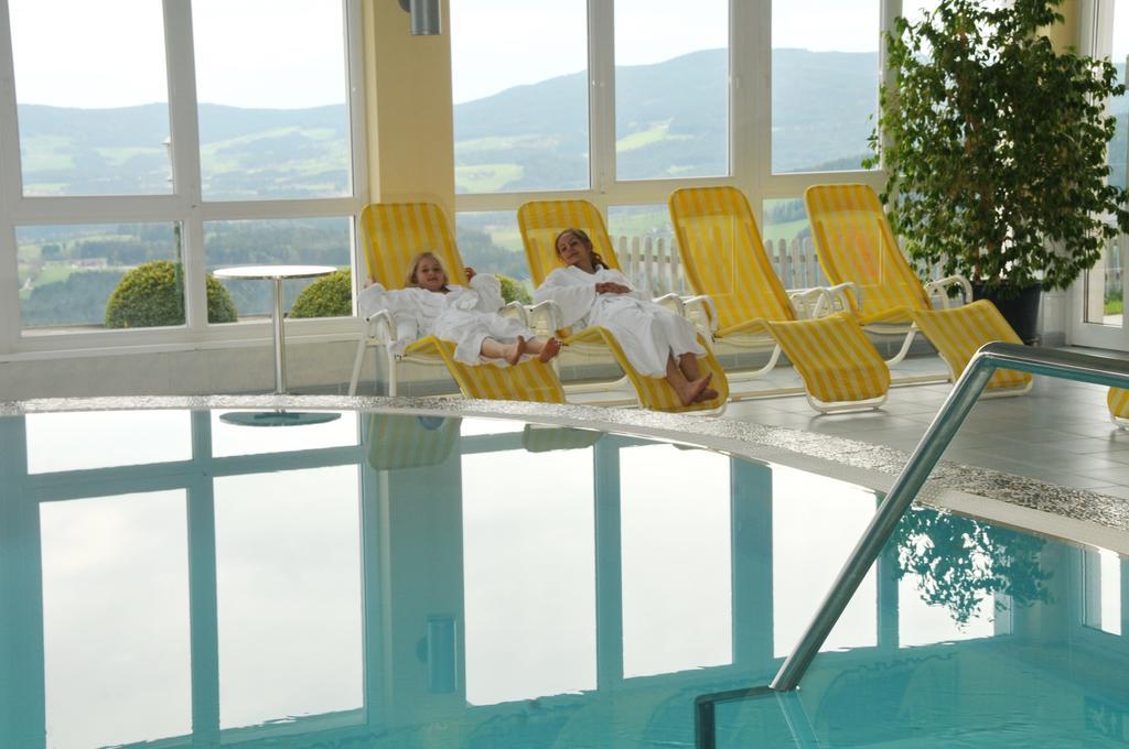 Familienhotel Berger Sankt Jakob im Walde Ngoại thất bức ảnh